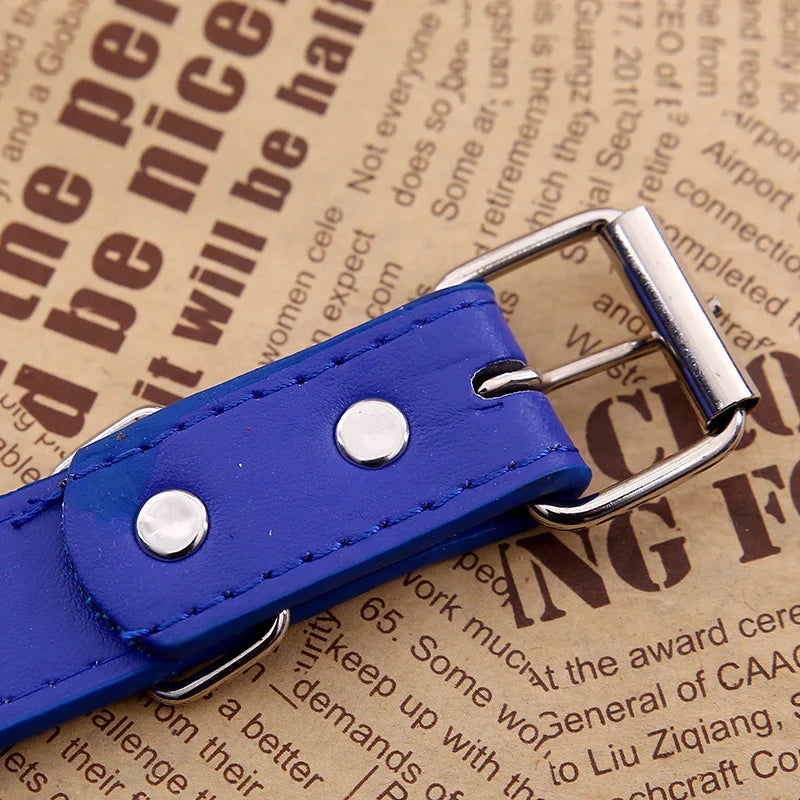 Collare con Bandana Regolabile per Cani e Gatti – Stile e Comfort per Ogni Passeggiata